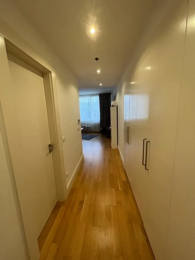 Luxury Residence With Pool In The Center Of 이스탄불 아파트