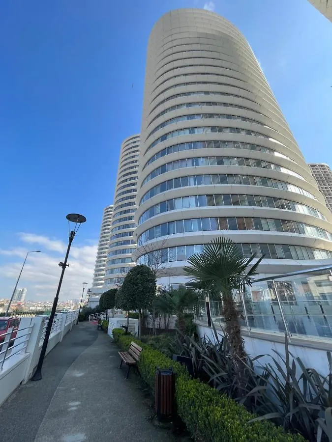 Luxury Residence With Pool In The Center Of 이스탄불